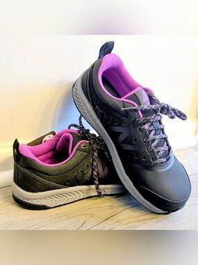 New Balance 412 alloy toe women’s size 9.5 Wide